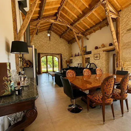 Belle Maison En Pierre Coeur Du Quercy, 4 Ch Et 4 Sdb Prázdninový dům *