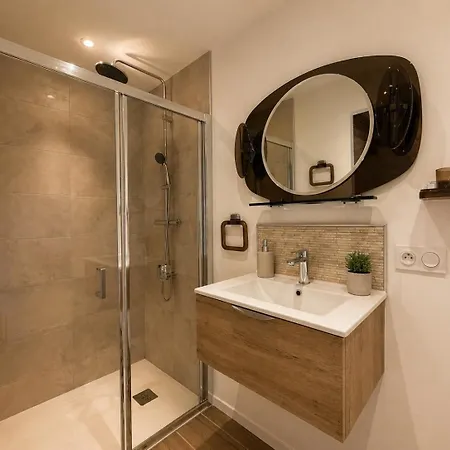 Belle Maison En Pierre Coeur Du Quercy, 4 Ch Et 4 Sdb Prázdninový dům