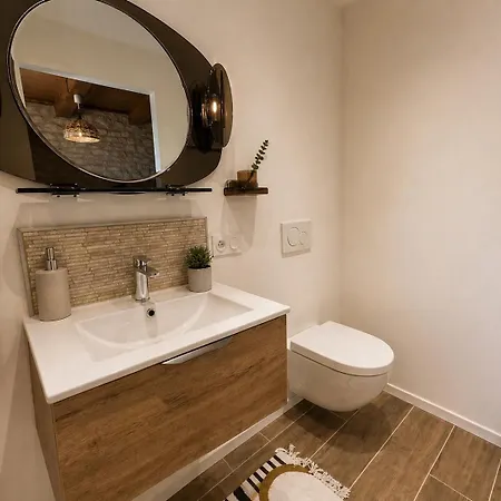 Prázdninový dům Belle Maison En Pierre Coeur Du Quercy, 4 Ch Et 4 Sdb Montdoumerc